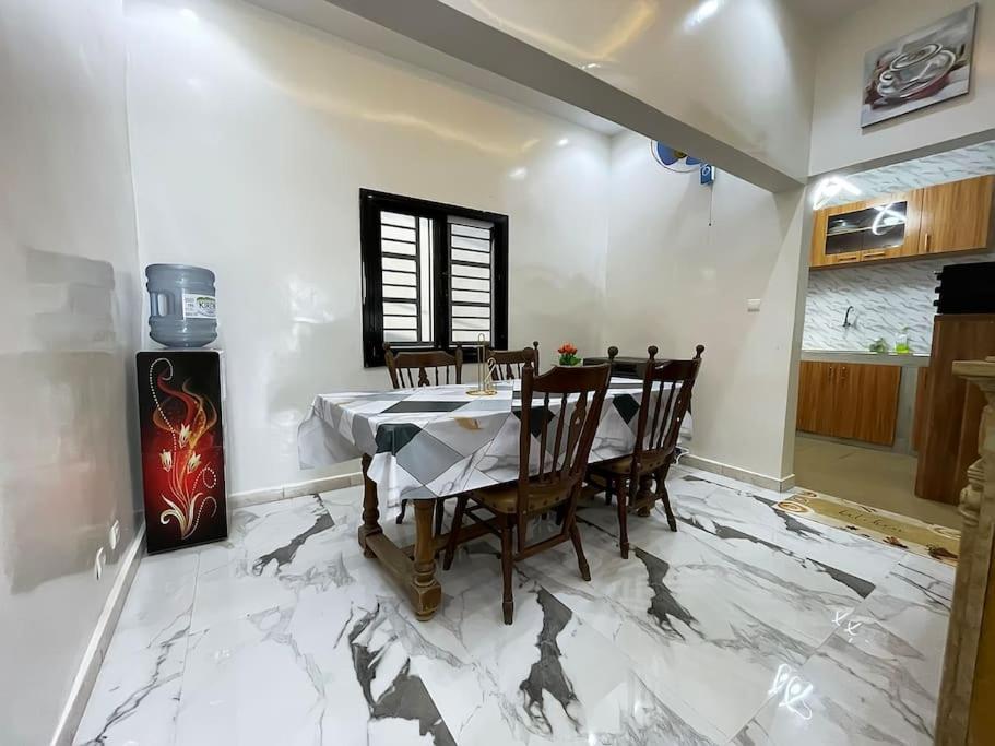 Villa Adja Nafy A Saly Gandigal المظهر الخارجي الصورة